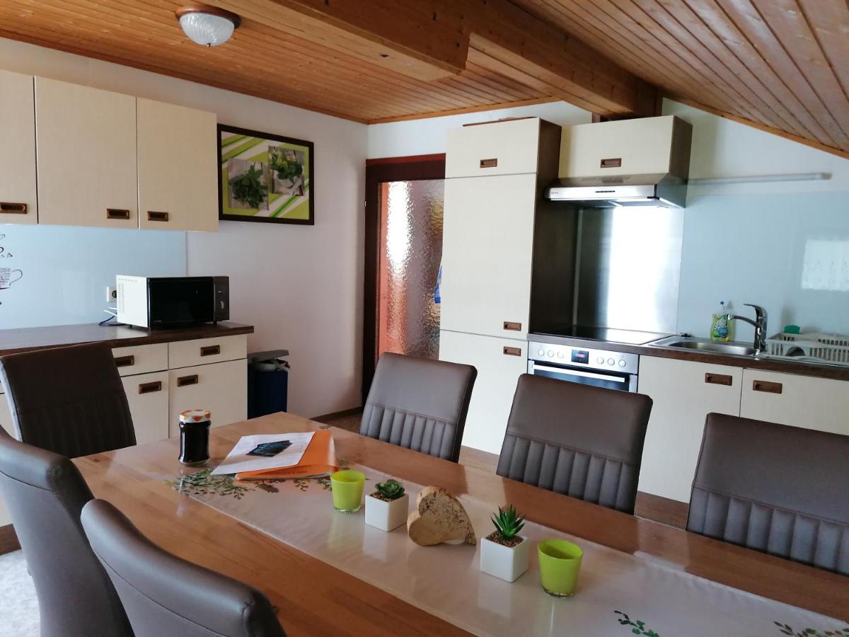 Haus Manuela Am Pressegger See Egg bei Hermagor Luaran gambar