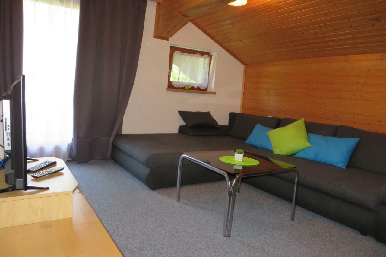 Haus Manuela Am Pressegger See Egg bei Hermagor Luaran gambar